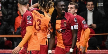 galatasaray-istanbulspor-macinda-bafetimbi-gomis-sov-7UYdmRc6.jpg