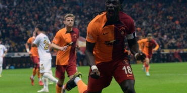 galatasarayda-gomis-firtinasi-icardiyi-aratmadi-10-ay-sonra-bir-ilk-y49wF6HY.jpg