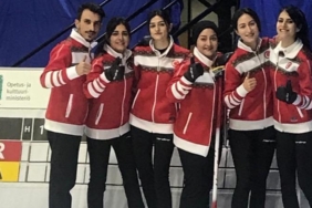 genc-curlingciler-ceyrek-finalde-ufd8Mb7Z.jpg