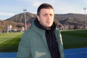 Hakan Keleş: "İlk yarıda hedefimiz 20 puan üzerine çıkabilmek" 2 hakan-keles-ilk-yarida-hedefimiz-20-puan-uzerine-cikabilmek-84PCqEDt.jpg