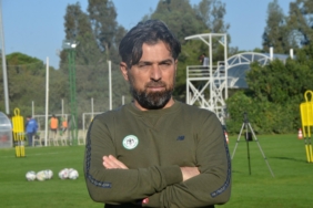 İlhan Palut'un sıra dışı hikayesi... Edebiyat Fakültesi'nden Süper Lig'in zirvesine! 15 ilhan-palutun-sira-disi-hikayesi-edebiyat-fakultesinden-super-ligin-zirvesine-dXVbByh5.jpg