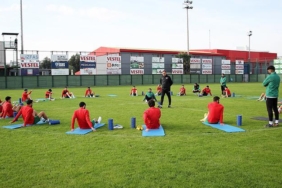 Karşıyaka'dan taraftarına destek çağrısı 6 karsiyakadan-taraftarina-destek-cagrisi-tRwMkz9z.jpg