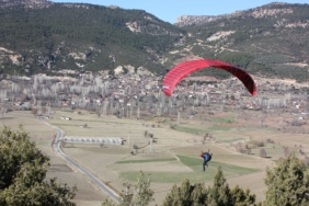 Paraşüt tutkunları Çameli semalarını renklendirdi 6 parasut-tutkunlari-cameli-semalarini-renklendirdi-yG77qxOl.jpg