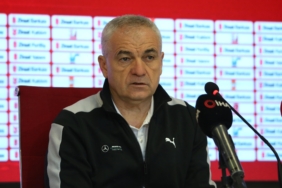 Rıza Çalımbay: “Hak ettiğimiz bir galibiyetti” 2 riza-calimbay-hak-ettigimiz-bir-galibiyetti-P8Cn31NT.jpg