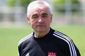 Rıza Çalımbay: Kalan 4 maç bizim için transferden önemli 17 riza-calimbay-kalan-4-mac-bizim-icin-transferden-onemli-cjbFxECd.jpg
