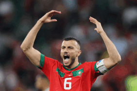 Romain Saiss Beşiktaşlı yetkilileri arayarak durumu hakkında bilgi verdi 6 romain-saiss-besiktasli-yetkilileri-arayarak-durumu-hakkinda-bilgi-verdi-bux427L4.gif