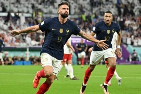 sahne-giroud-ve-mbappenin-fransa-polonya-mac-sonucu-3-1-dunya-kupasi-son-16-turu-hun3LYgk.jpg