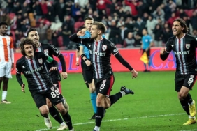 Samsunspor kamp kadrosu belli oldu 5 samsunspor-kamp-kadrosu-belli-oldu-AbQ6TfJc.jpg
