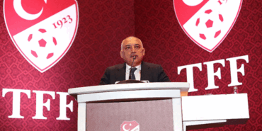 TFF Başkanı Mehmet Büyükekşi'den Galatasaray - Fenerbahçe derbisiyle Fair Play örneği! 1 tff-baskani-mehmet-buyukeksiden-galatasaray-fenerbahce-derbisiyle-fair-play-ornegi-fUaAZKUs.gif