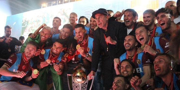 trabzonspor-2022yi-kupalarla-kapatti-tauvPs9z.jpg