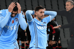 Trabzonspor ağır yaralı! İlklerin gecesi... 4 trabzonspor-agir-yarali-ilklerin-gecesi-5gMgCZHC.gif