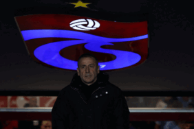 Trabzonspor Teknik Direktörü Abdullah Avcı: Cevap vermeyecek oyuncularla yolları ayırırız! 4 trabzonspor-teknik-direktoru-abdullah-avci-cevap-vermeyecek-oyuncularla-yollari-ayiririz-t8jj8xPh.gif