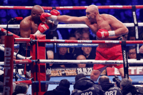 Tyson Fury, Derek Chisora'yı devirdi 5 tyson-fury-derek-chisorayi-devirdi-bsLhGxvg.gif