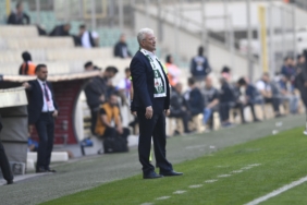 Bursaspor 2022'de dört teknik adamla çalıştı 3 bursaspor-2022de-dort-teknik-adamla-calisti-XM71YHrR.jpg